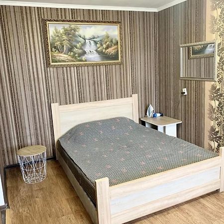 Апартаменты В Самом Центре Прпобеды 90 Tsjernihiv Buitenkant foto