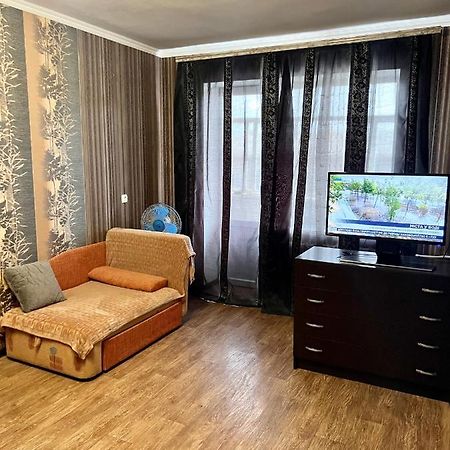 Апартаменты В Самом Центре Прпобеды 90 Tsjernihiv Buitenkant foto